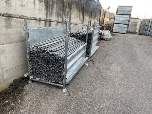Ponteggio usato con accessori Con Dor