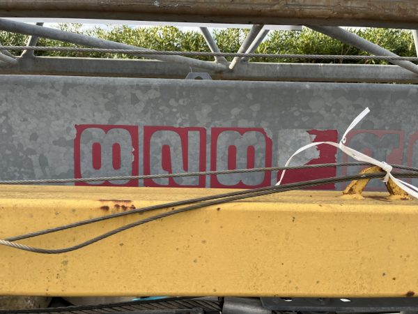 FM 828 Gru usata rotazione bassa