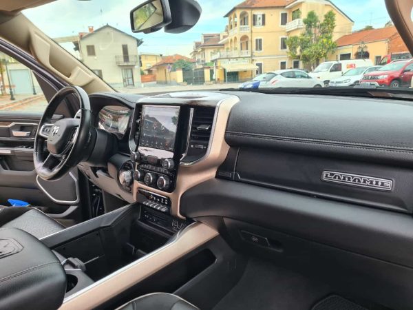 Dodge RAM Laramie 1500 EMI 5.7L