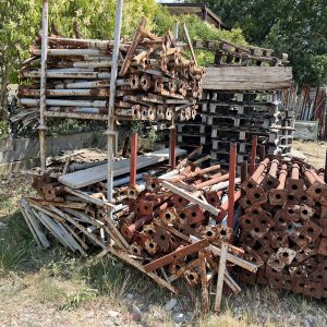 Puntelli usati a croce bassi da 1,20 mt chiusi